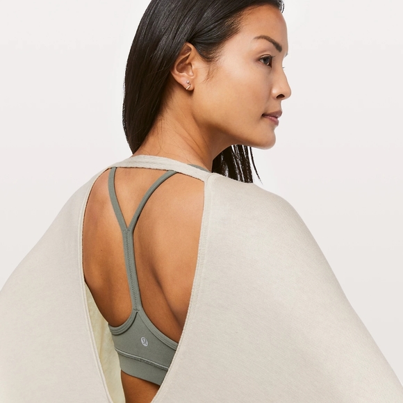 NWT Lululemon Free To Coast Wrap - Picture 3 of 8